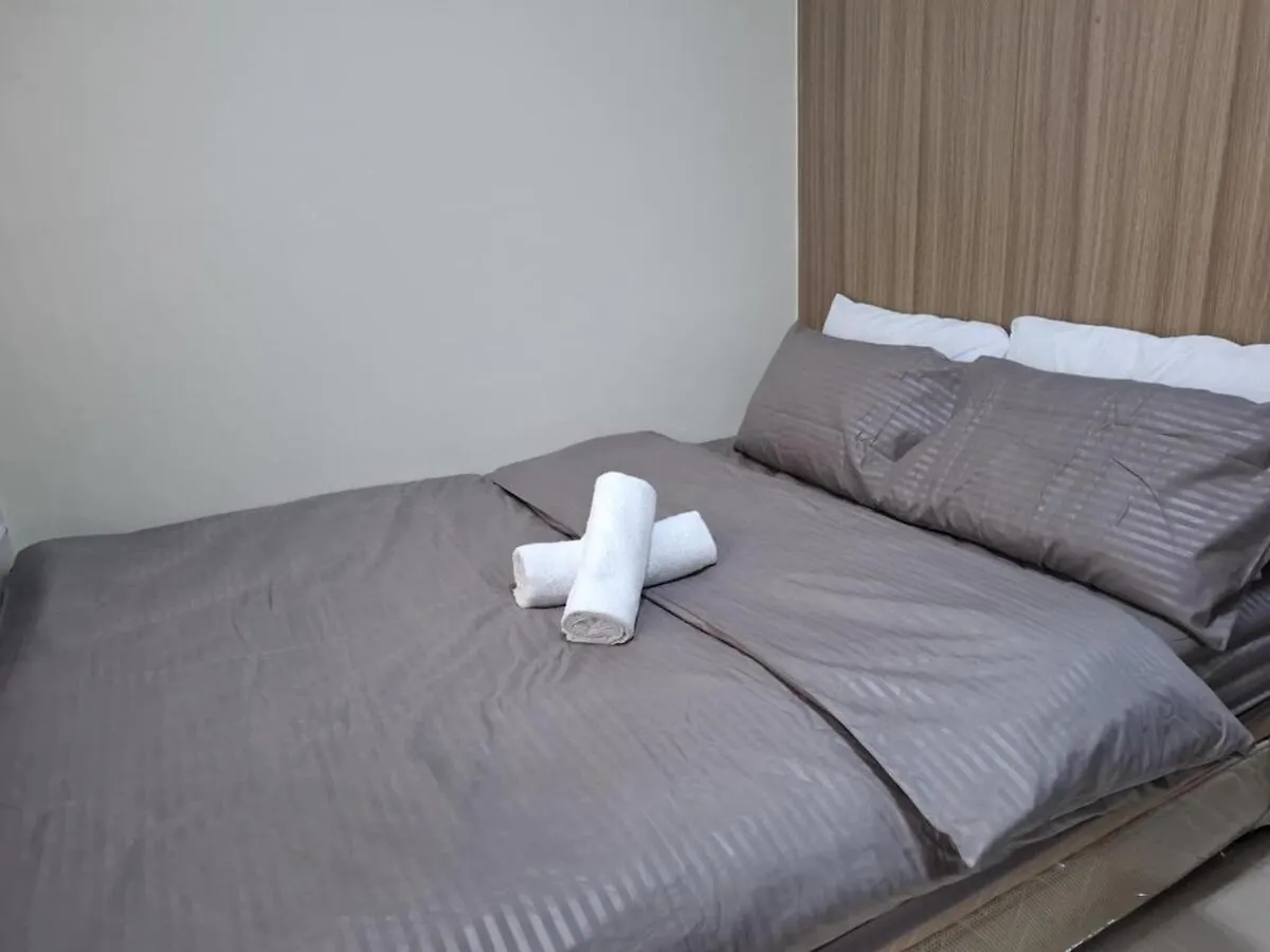 Spacious Big Room With Pool View Manila Philippines