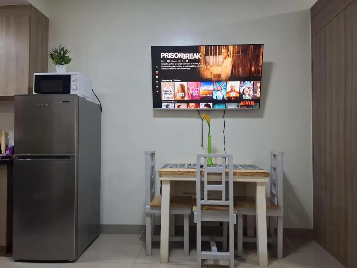 Spacious Big Room With Pool View Manila